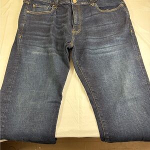 Amazon Essentials Men's Relaxed Fit Dark Blue Jeans